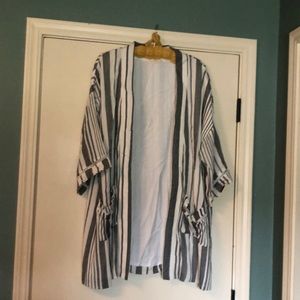 Hummingbird brand black and white jacket M/L